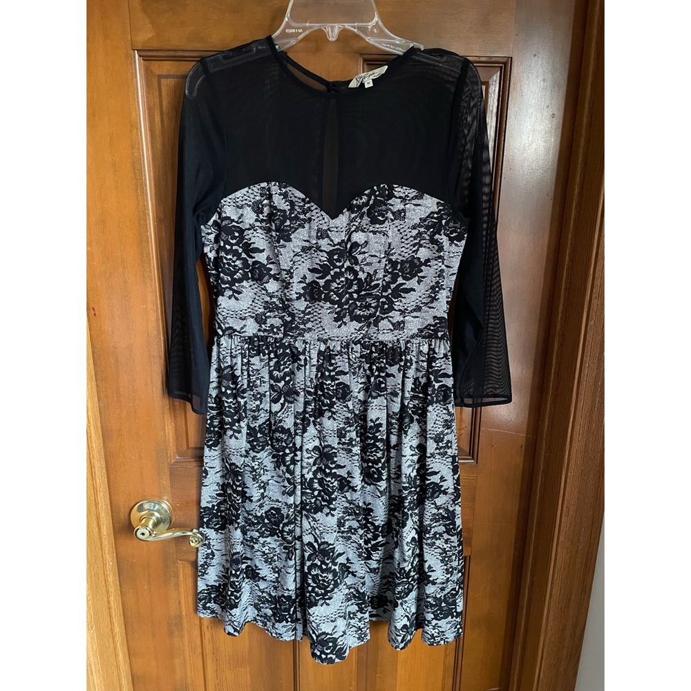 Women’s mesh long sleeve party dress (black and white floral, size 6)